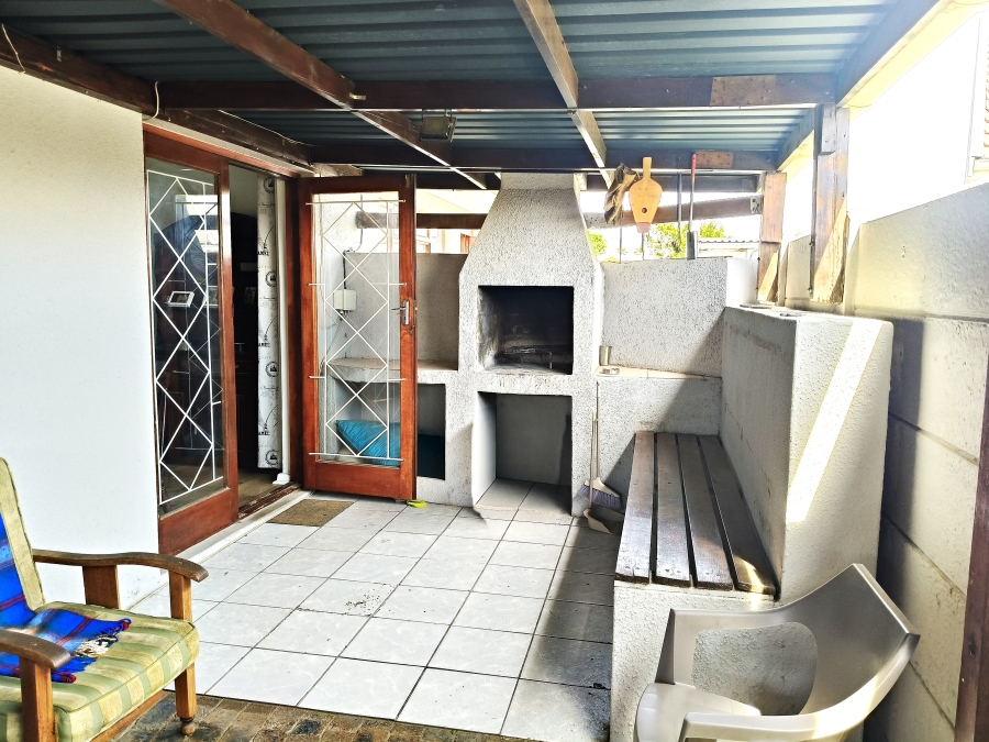 To Let 3 Bedroom Property for Rent in Strandvale Western Cape